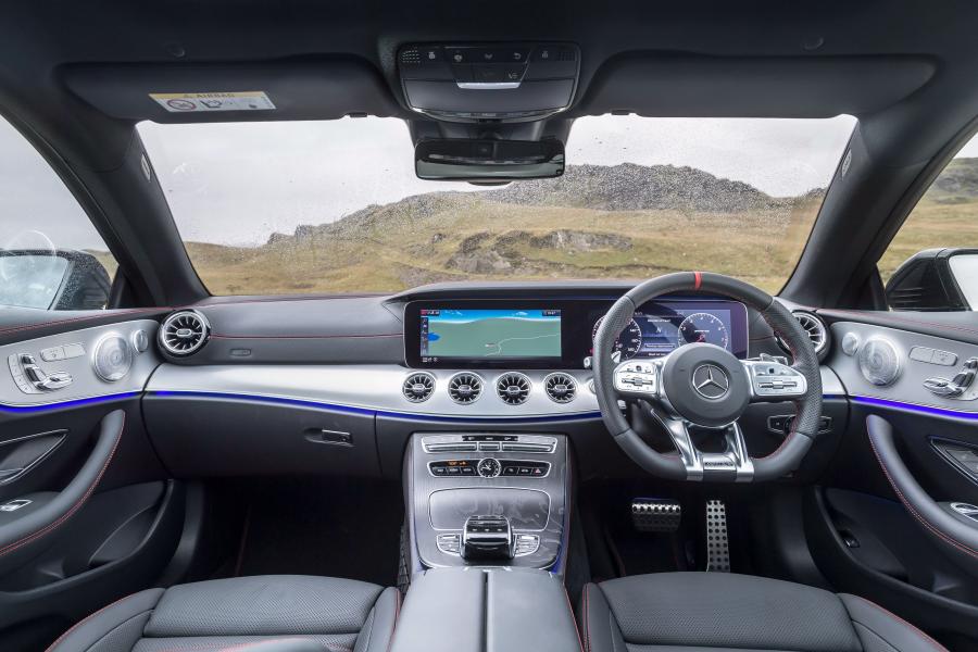 Торпедо Mercedes-AMG E53 4Matic+ Coupe (C238) 2018 года  (UK) (фото 38 из 40)
